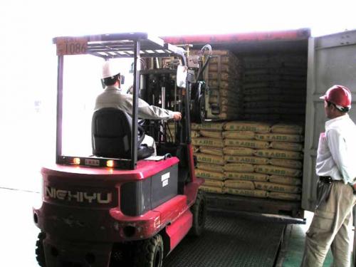 Vytáhněte nástavec tlačného zařízení