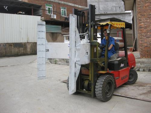 Svorka na jedno rameno pneumatiky